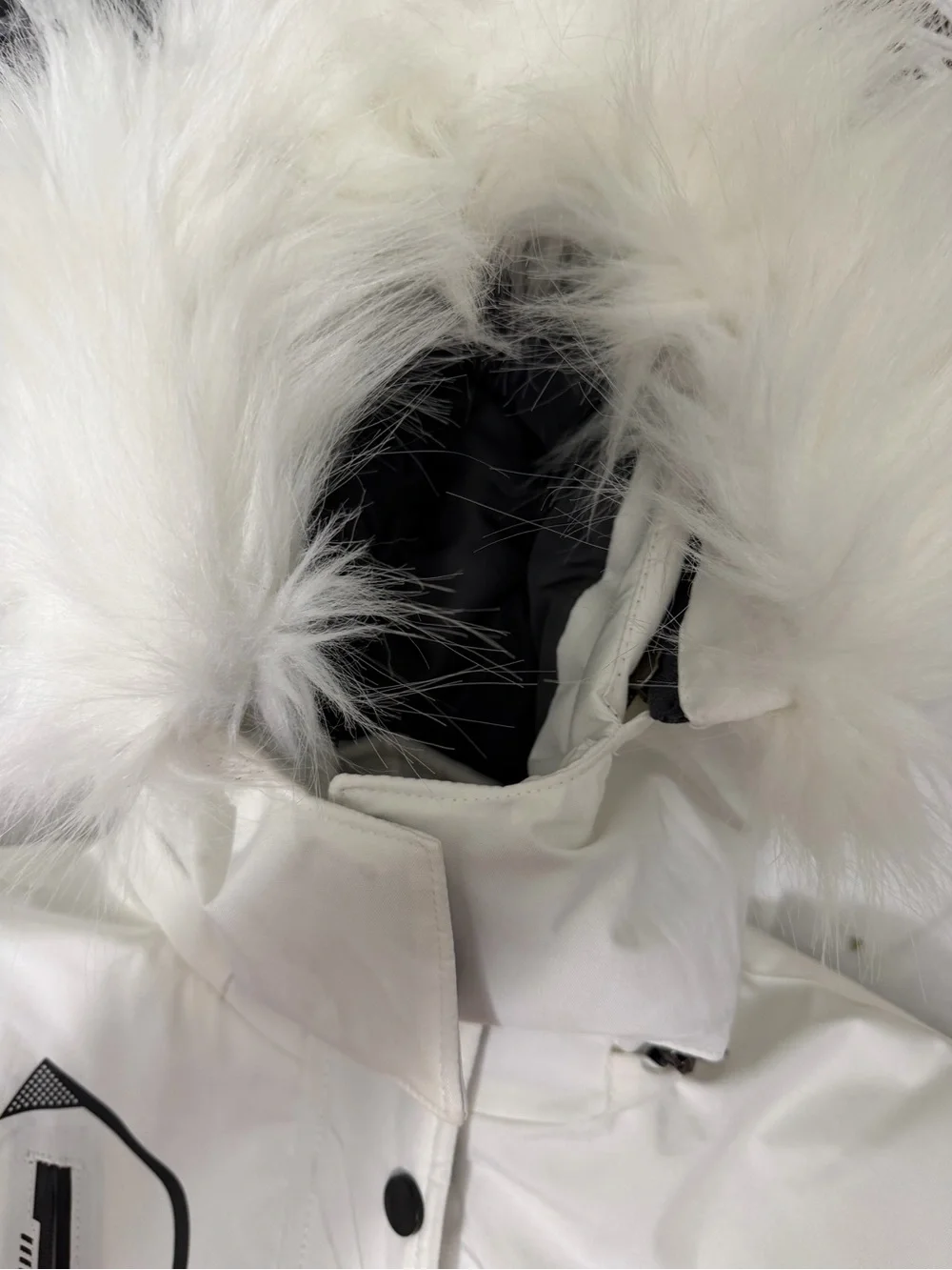 Skieer girls waterproof ski winter jacket white and black size 8